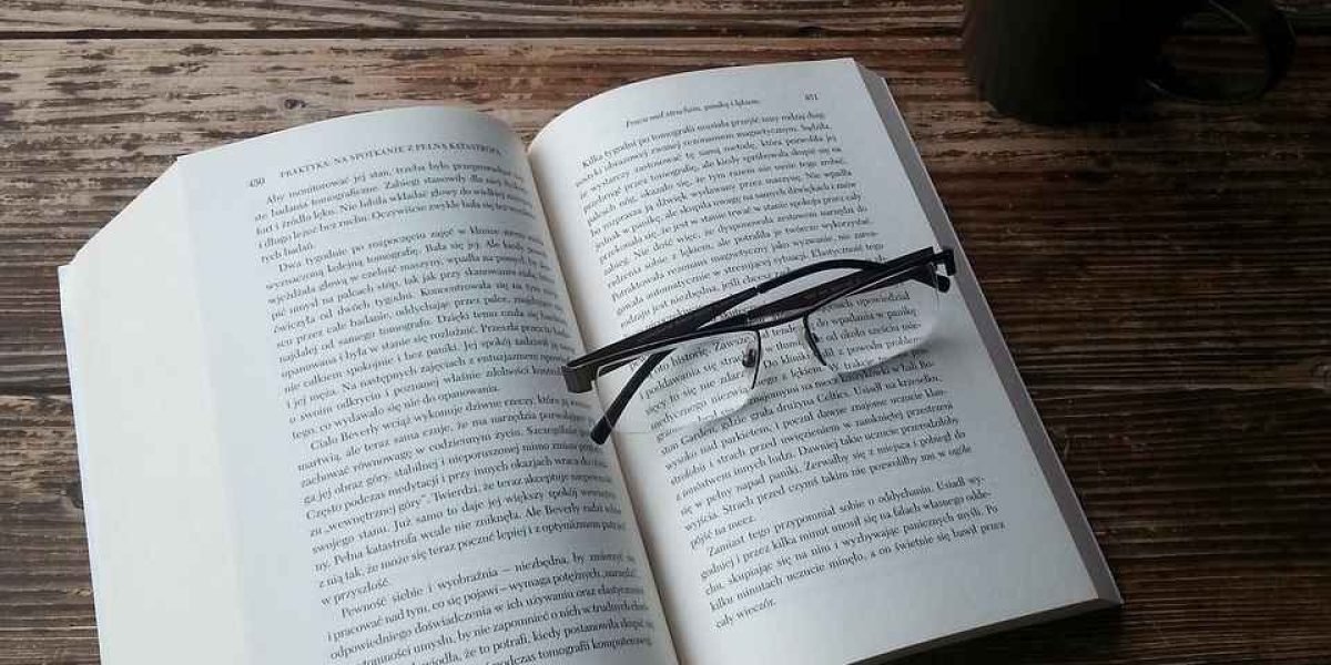 Mesa de Leitura 